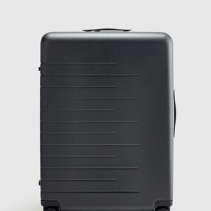 Quince Expandable Large Check-iSuitcase in Black